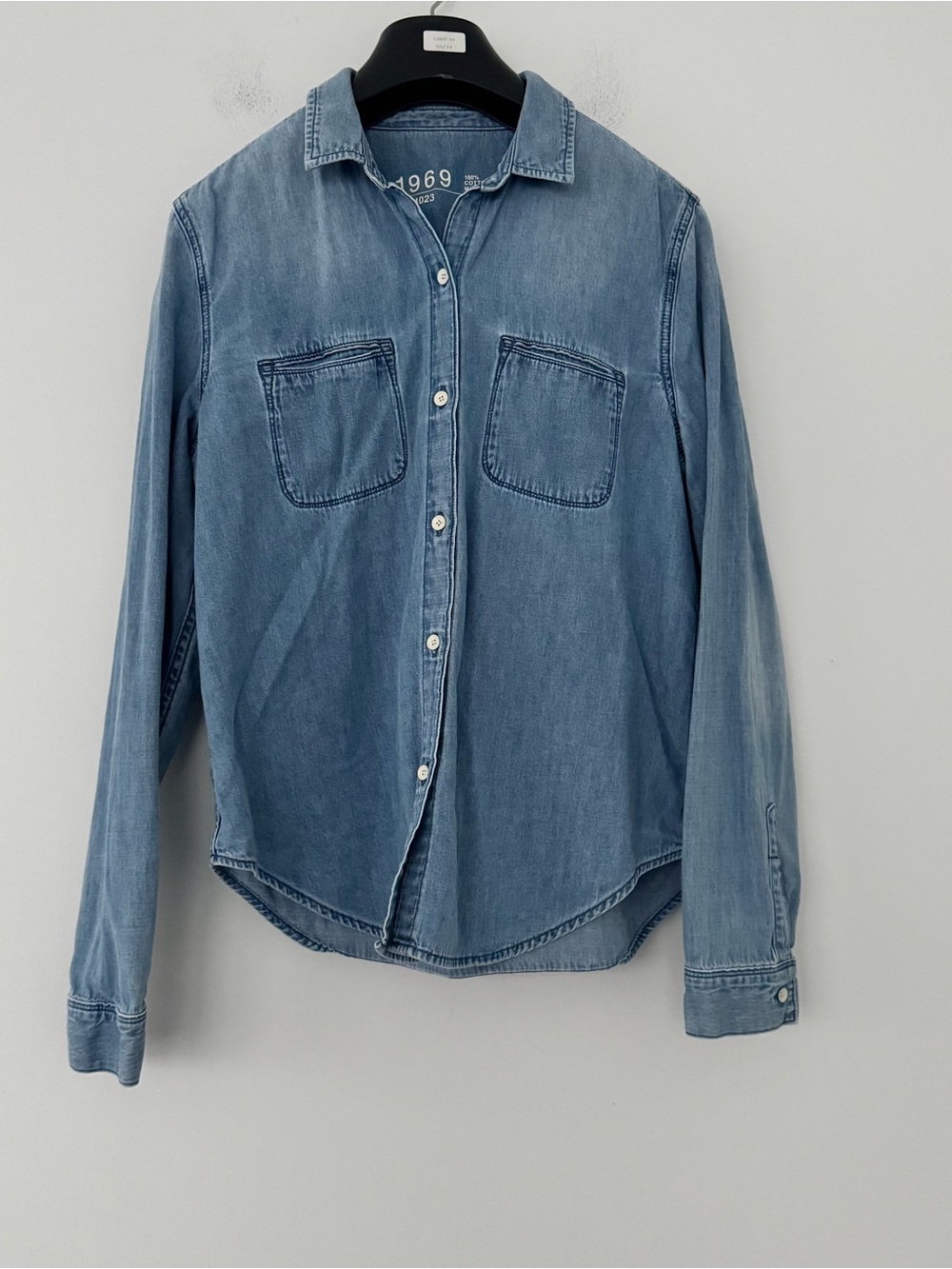 Gap 1969 Chambray Shirt Womens M Western Cloud Wash  100% Cotton Y2K Streetwear